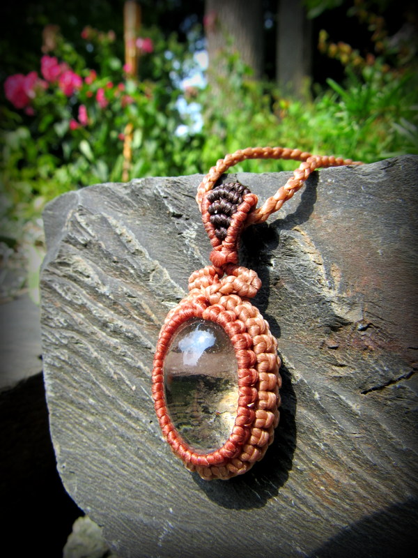 ブラジル産ガーデンクォーツのシンプルマクラメ編みネックレス/石包み