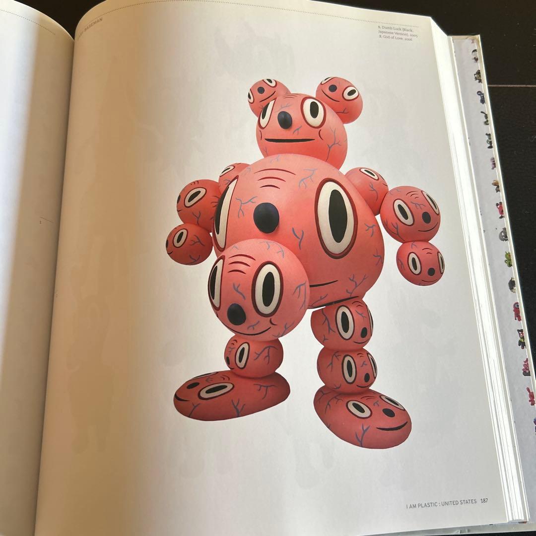 English Books: Kid Robot I AM PLASTIC Art Toy Collection/Photo Book