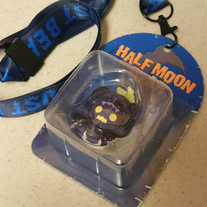 F.UN x SHINWOO 65% Halfmoon Bear Hanging Card | Mercari