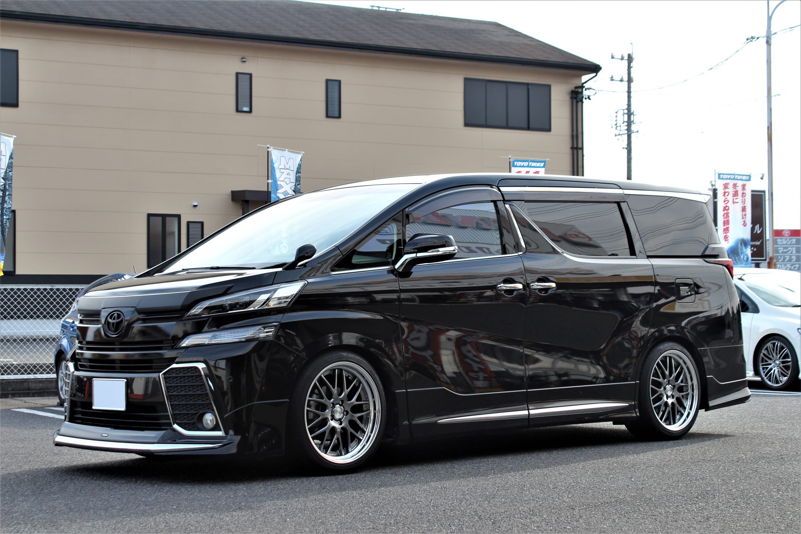 30ヴェルファイアにWORKのランベックLM1、20インチをツライチ装着