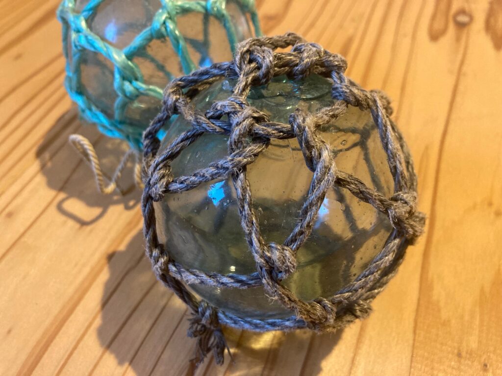 漁業現場に欠かせない道具！フロートと浮子の基礎知識を紹介 - 海ペディア