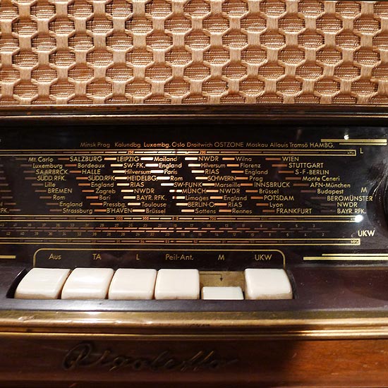 アンティーク 真空管ラジオ Rigoletto FA-55 Nordmende（uaa1001