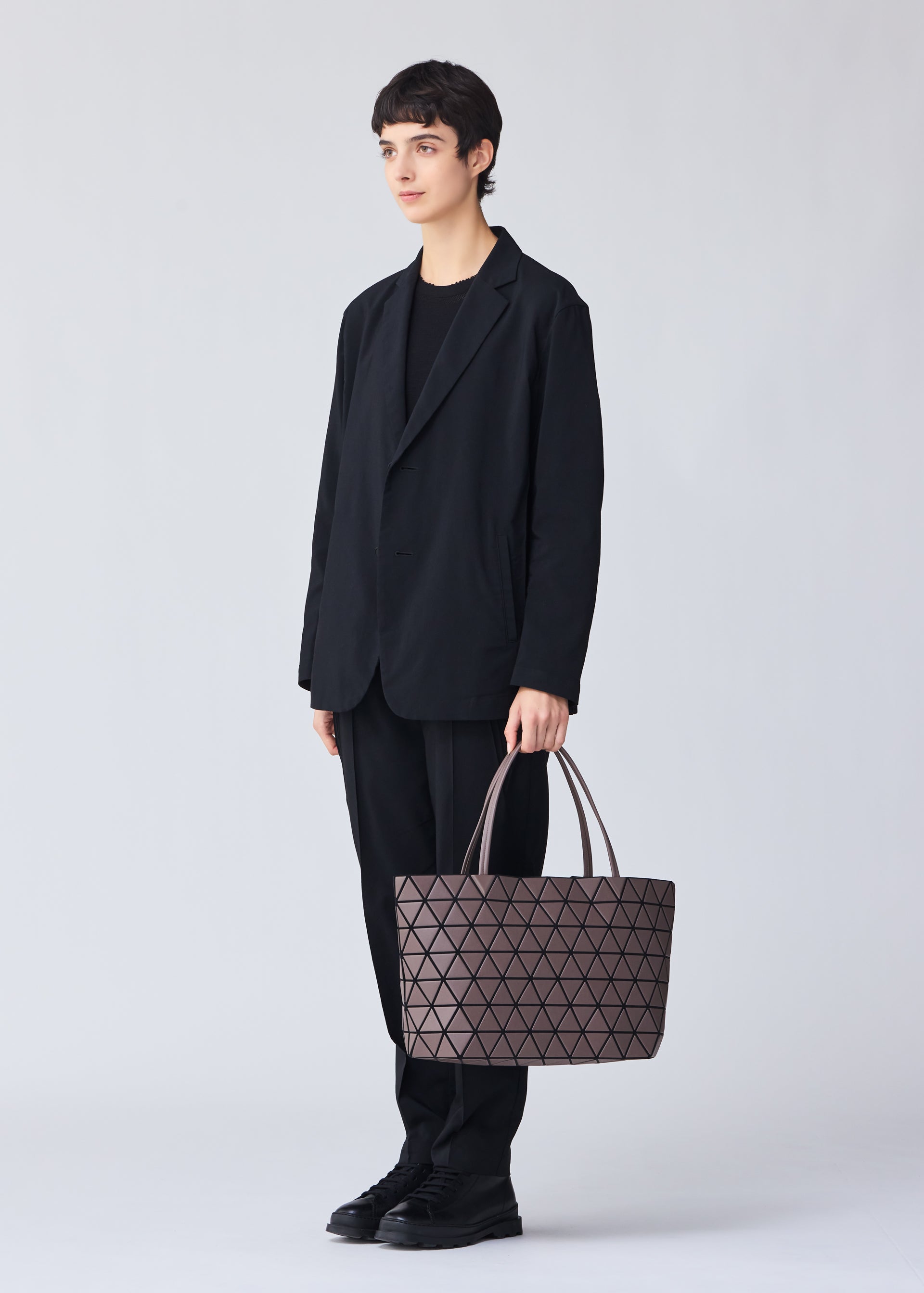 HANDBAGS – ISSEY MIYAKE ONLINE STORE