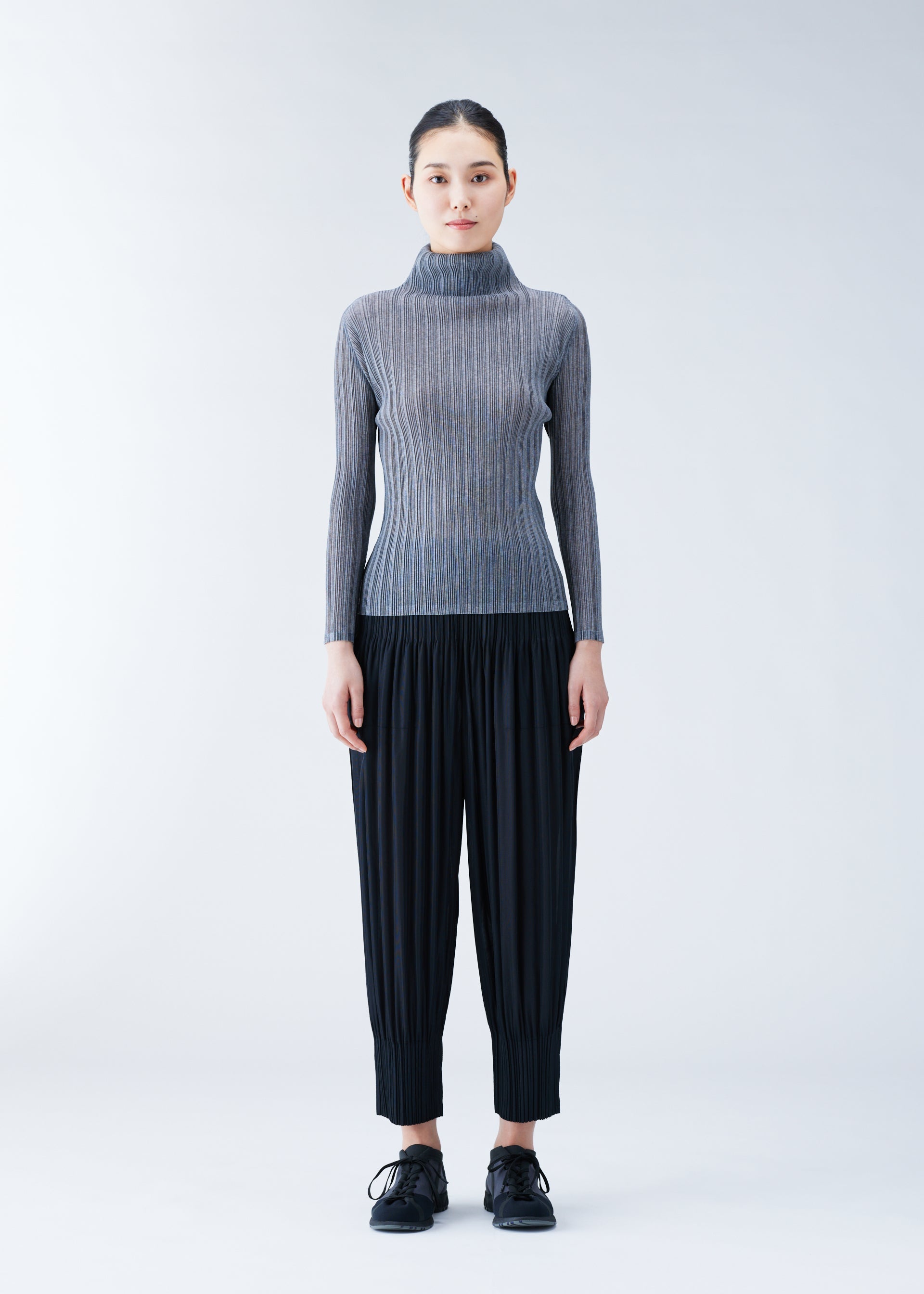RIB PLEATS BASICS – ISSEY MIYAKE ONLINE STORE