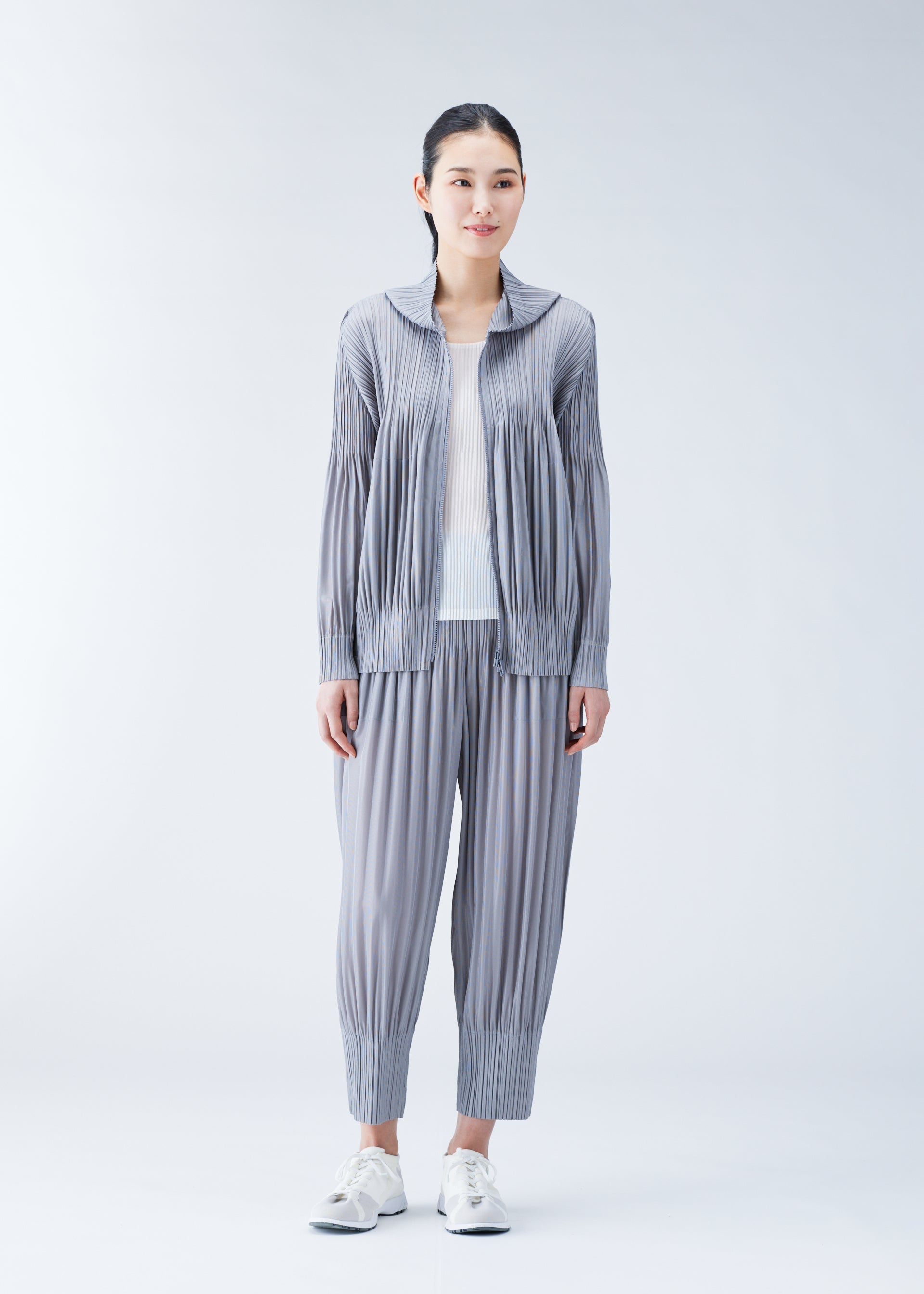 FLUFFY BASICS – ISSEY MIYAKE ONLINE STORE