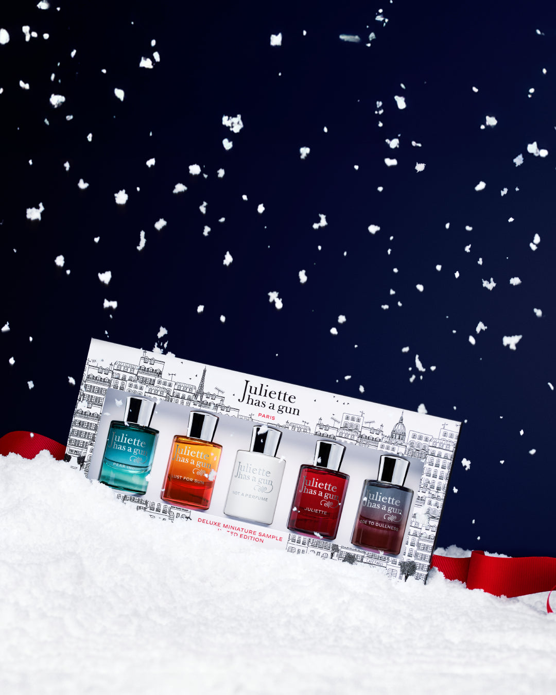 Deluxe miniatures collection – Juliette has a gun