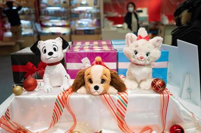 限定グッズ写真満載！『ディズニー キャッツ&ドッグス展』目玉商品