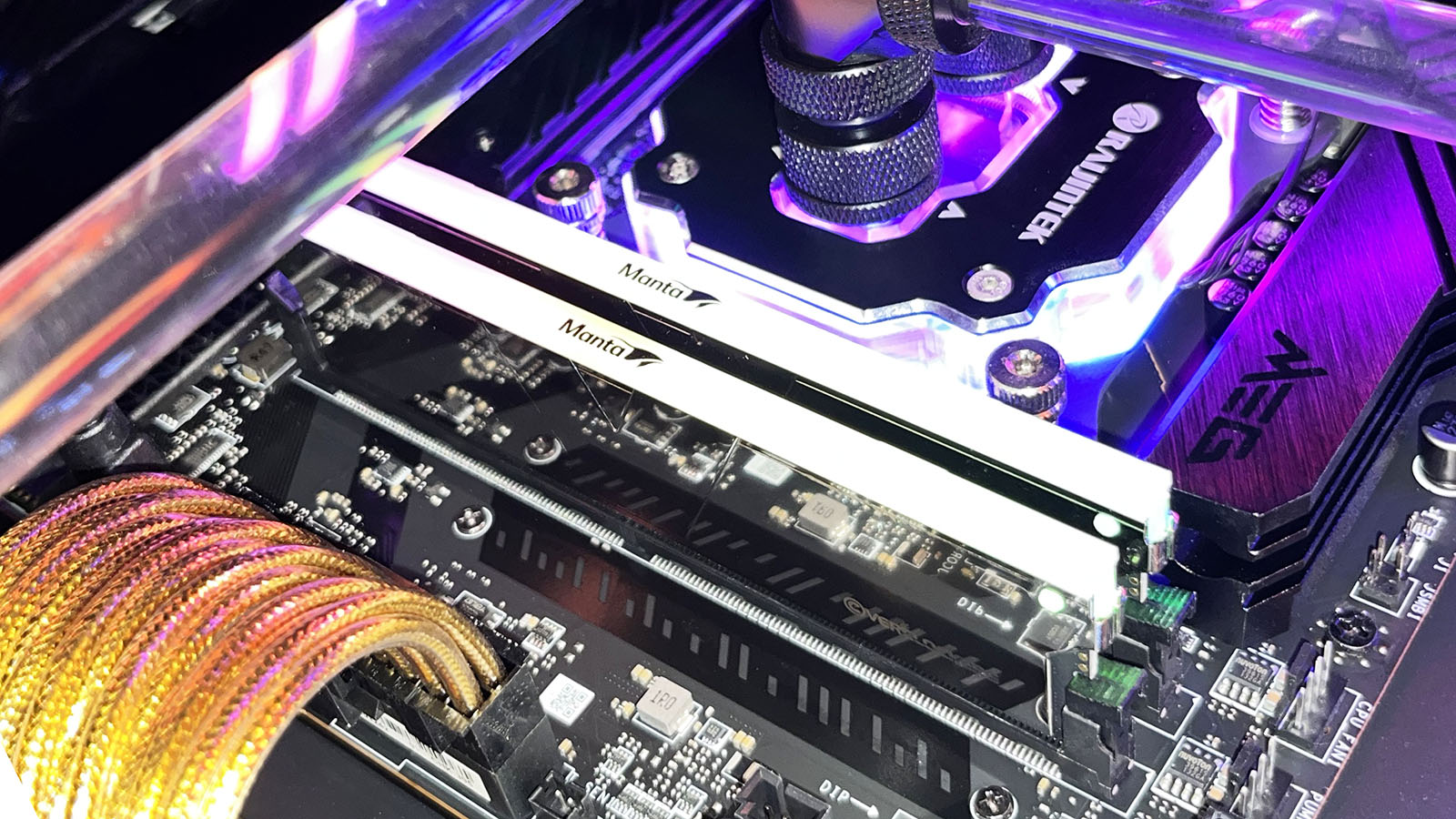 Overclockers: Manta XSky 32GB DDR5-6600 so far, the best DDR5 memory k