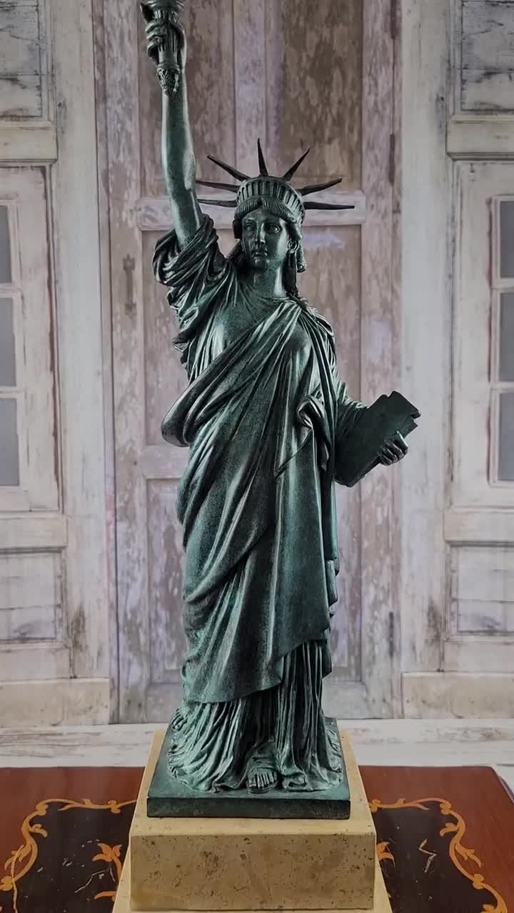 大型ブロンズ製自由の女神像（61 cm） - Etsy 日本