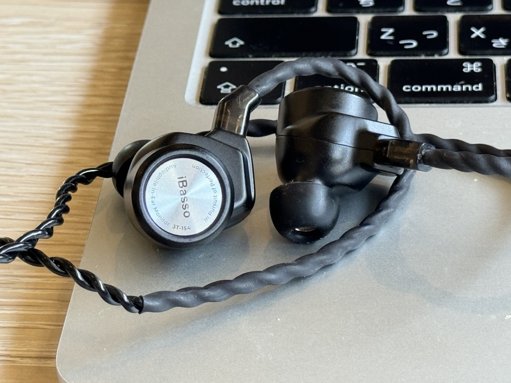 分厚くダイナミックな音の個性派イヤフォン「iBasso 3T-154 」: Music