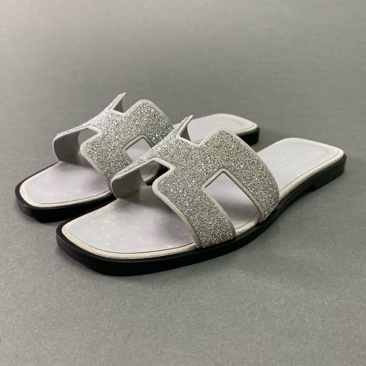 2d7 HERMES エルメス グリッター オランH サンダル 37 1/2 シルバー