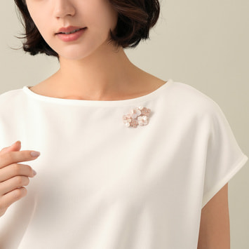 VBMV5025__XP シェルフラワー ブローチ｜ブローチ｜ヴァンドーム