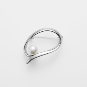 VBMV5025__PF シェルフラワー ブローチ｜ブローチ｜ヴァンドーム