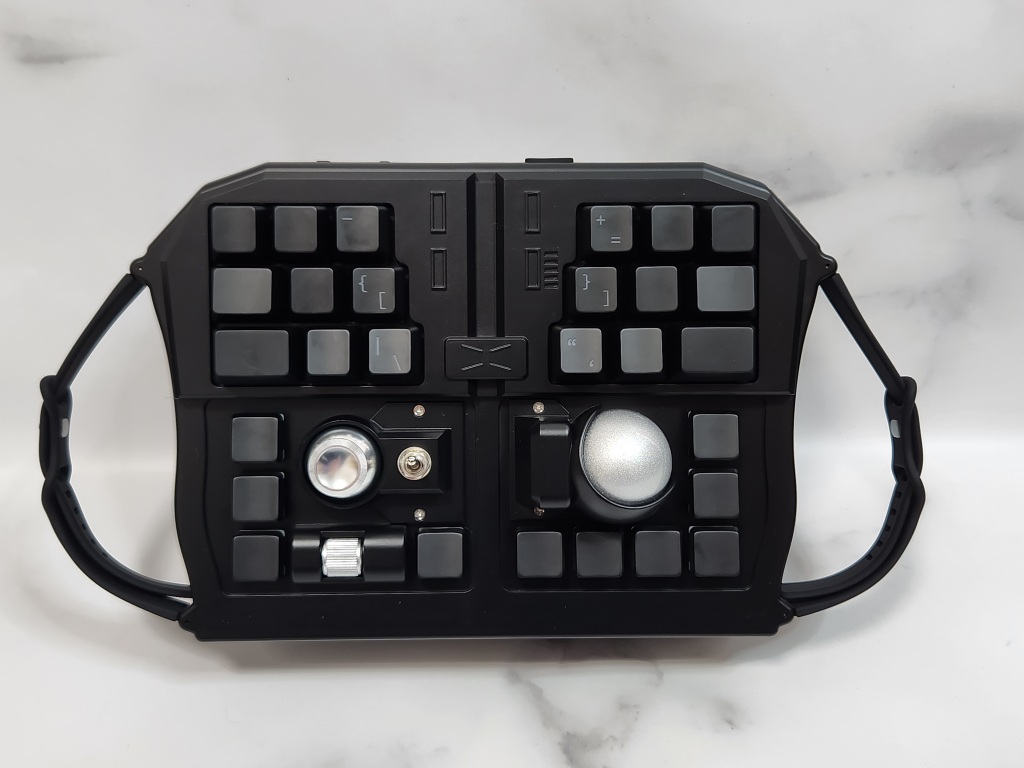 巷で噂の変形キーボード『GrabShell』レビュー！寝転がってPC作業