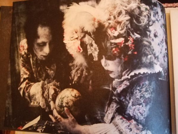 アリスが落ちた穴の中 Dark Märchen Show!!」豪華版 ART ALBUM＋DVD