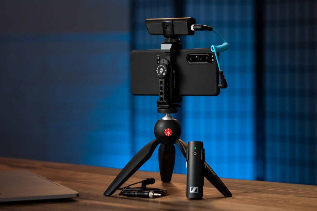 ゼンハイザー、スマートフォン用マイクにクランプと三脚がセットになっ