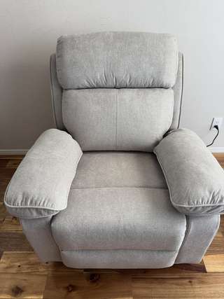 1人掛け電動リクライニングソファ フットレスト連動式 | 【公式】LOWYA