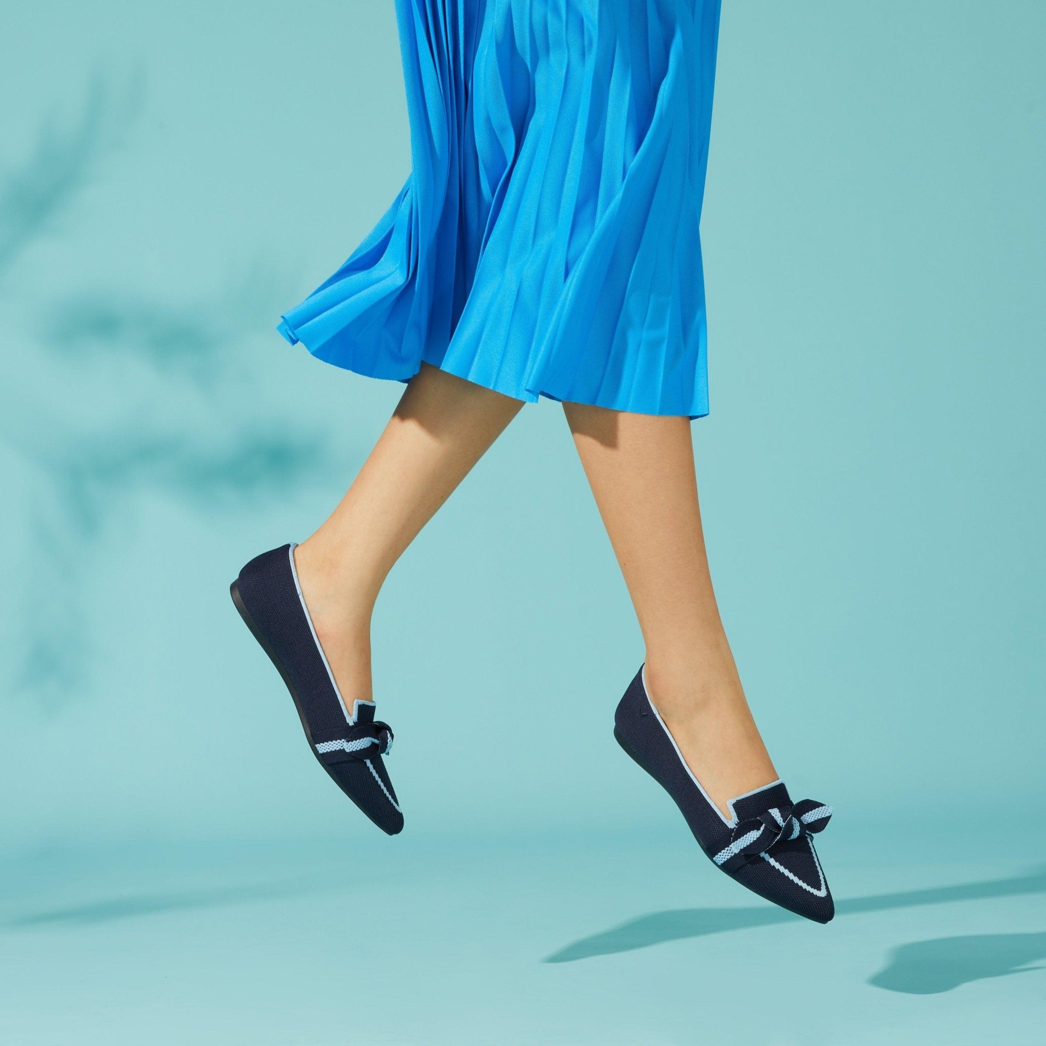 Michelle] ポインテッドトゥ リボン付き ローファー – VIVAIA JAPAN