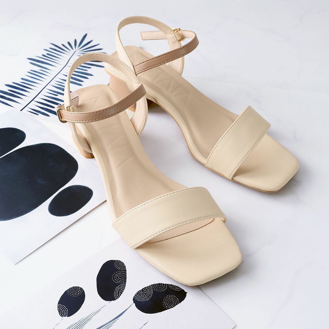 2026年夏新色】スクエアトゥ4cmヒールアンクルストラップサンダル ｜靴