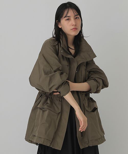 新色登場！／名品「プリズムライトブルゾン」に新色が登場