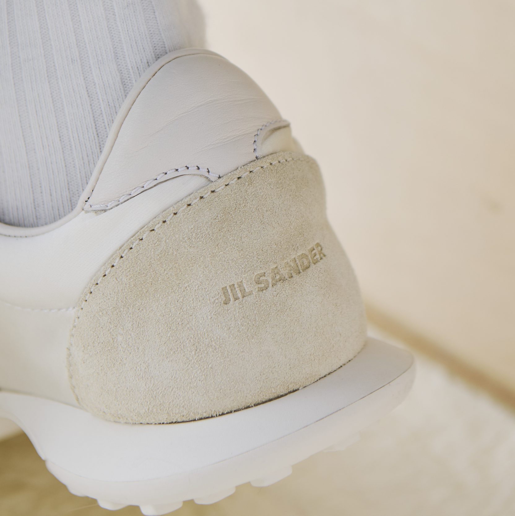 リュクスな素材で差がつく【ジルサンダー】の大人が買うべきフラット