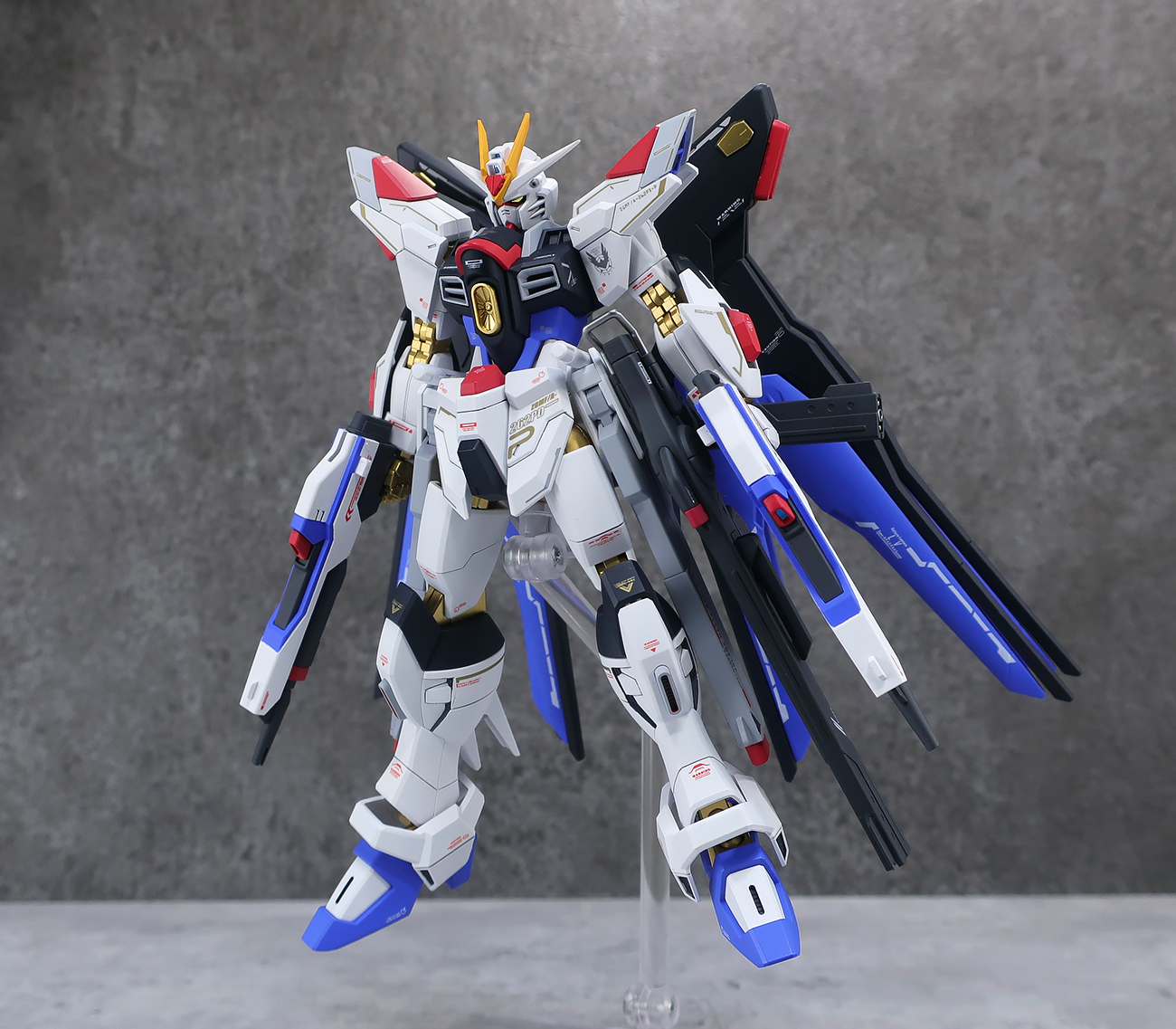 HGCE ストライクフリーダムガンダム弐式 全塗装完成品