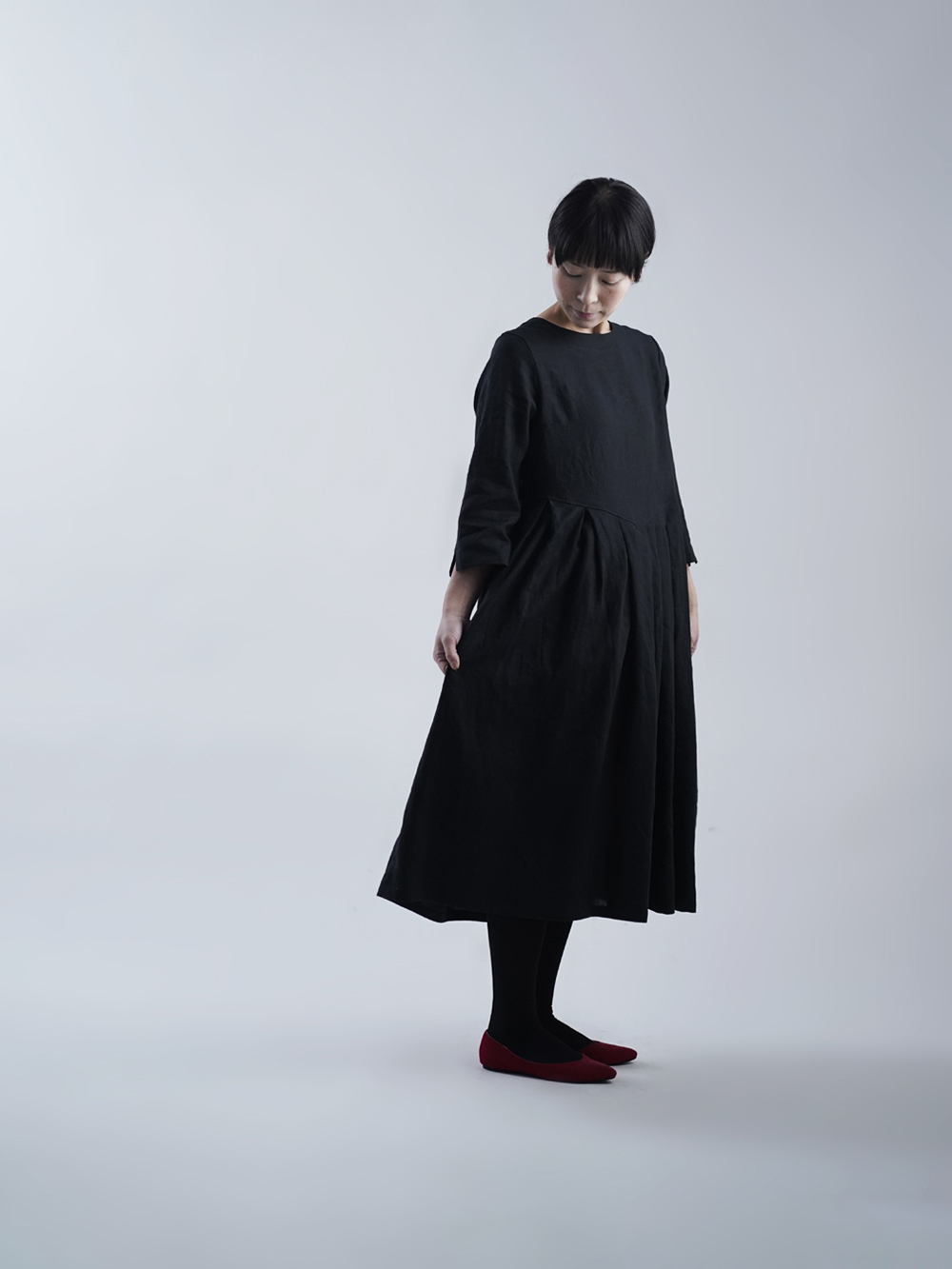リネンワンピース】wafu 鍵盤タックドレス / 黒色(くろいろ) a013o-bck1