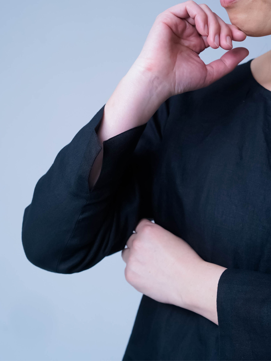 プレミアム】リネントップス 丸首 トップス 薄地 ／ ランプブラック