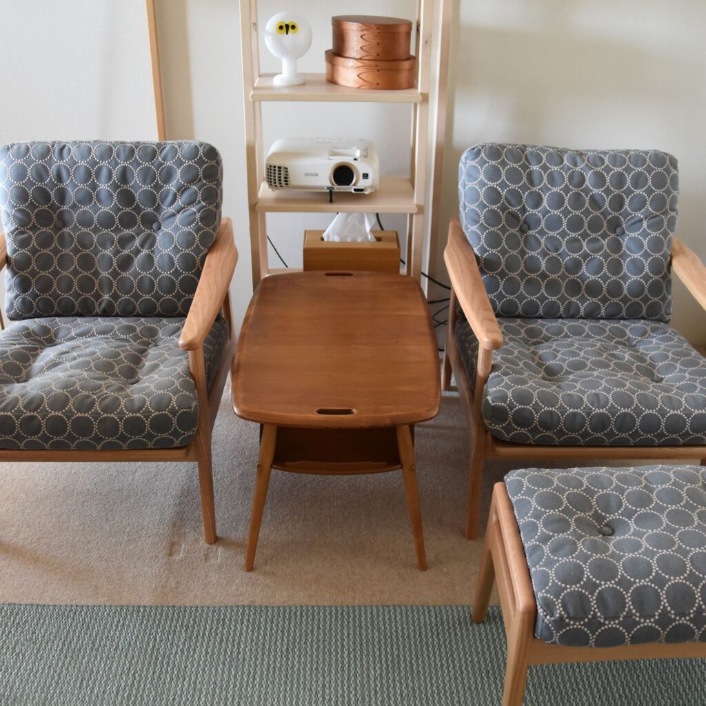 模様替え】ミナペルホネンのソファとアーコールのトレイテーブル