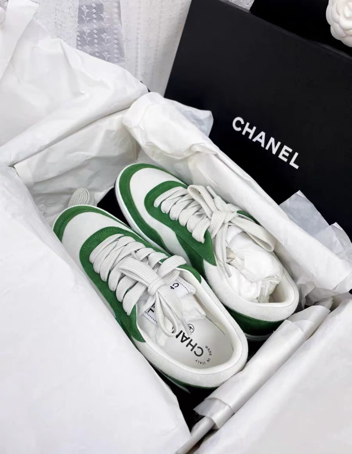 Chanel 23P 38 size green suede sneakers – Wararni.com