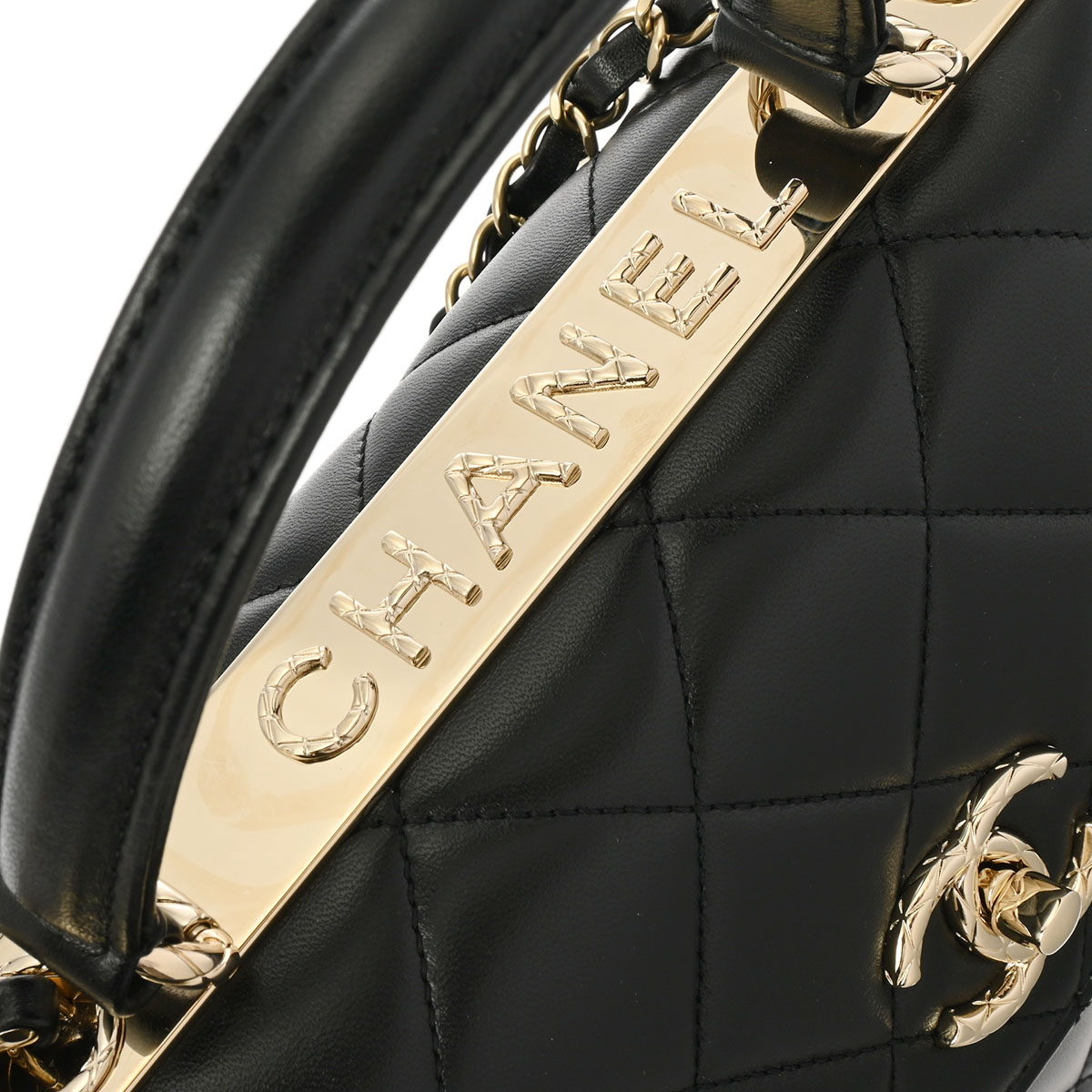 シャネル マトラッセ トップハンドル フラップバッグ ブラック