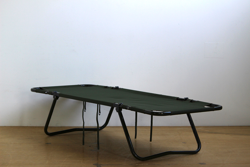 見た目も寝心地もグッドな、米軍デッドストックのコットを発見！ | GO