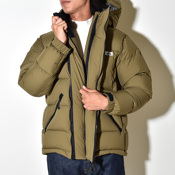 ナンガ史上最高の940FP超撥水ダウンを惜しみなく使用。最強の街着
