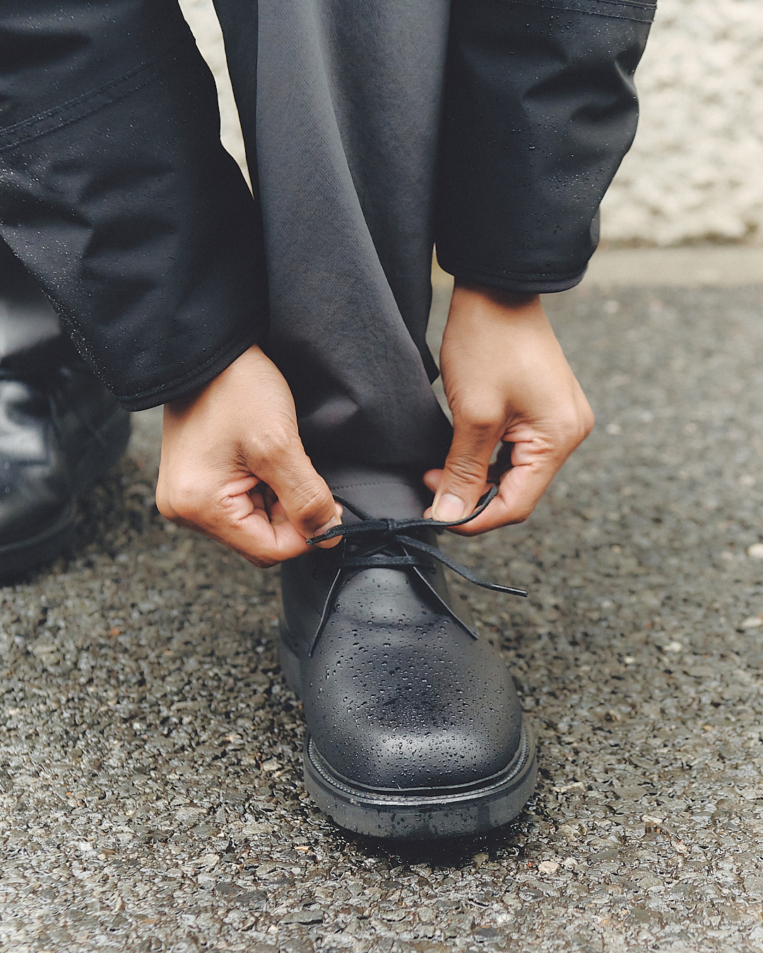 ナナミカがリーガルに別注！ゴアテックスで武装したチャッカブーツが