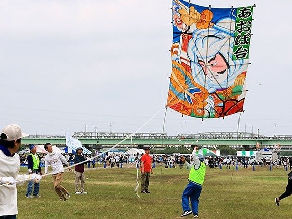 大凧空高く 有終の美 射水の「越中だいもん凧まつり」46年の歴史に幕
