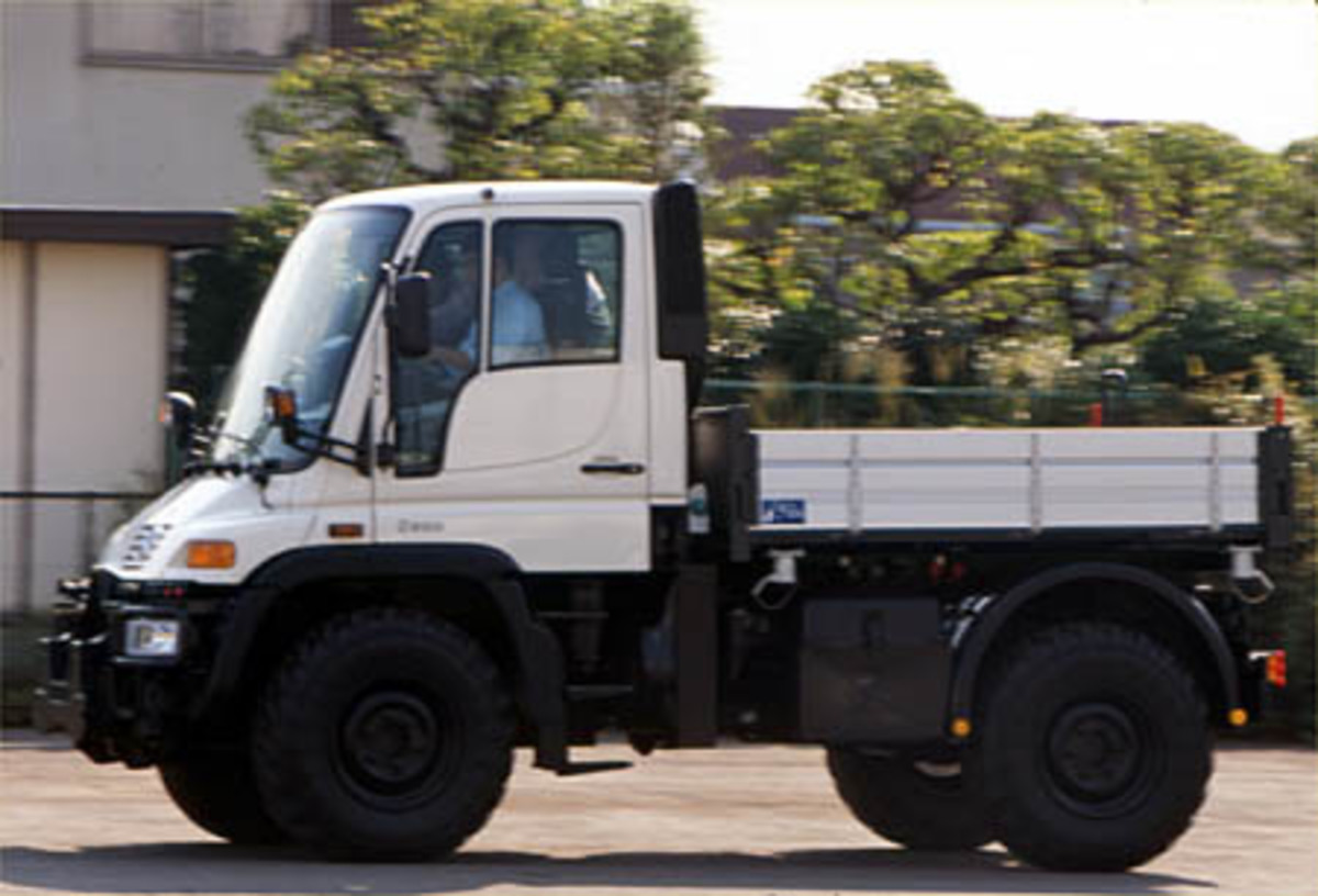 メルセデスベンツ・ウニモグU300(24AT)【試乗記】 『時速100メートルの