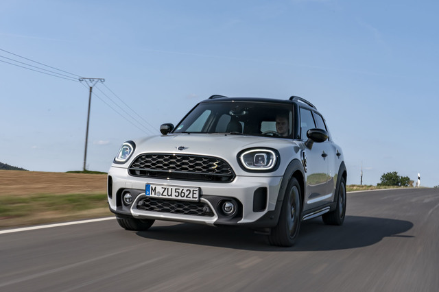 新デザインを採用した「MINIクロスオーバー」が日本上陸 【ニュース