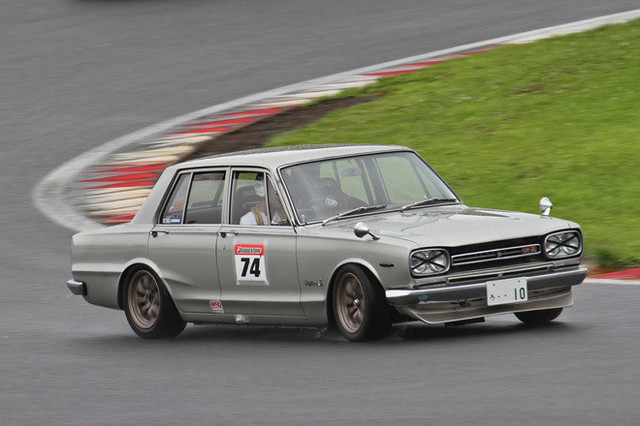 日産スカイラインフェスティバル2012」 内装・外装など20枚 【画像