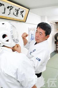 東孝 Azuma Takashi – 大道塾 空道 | 達人・名人・秘伝の師範たち