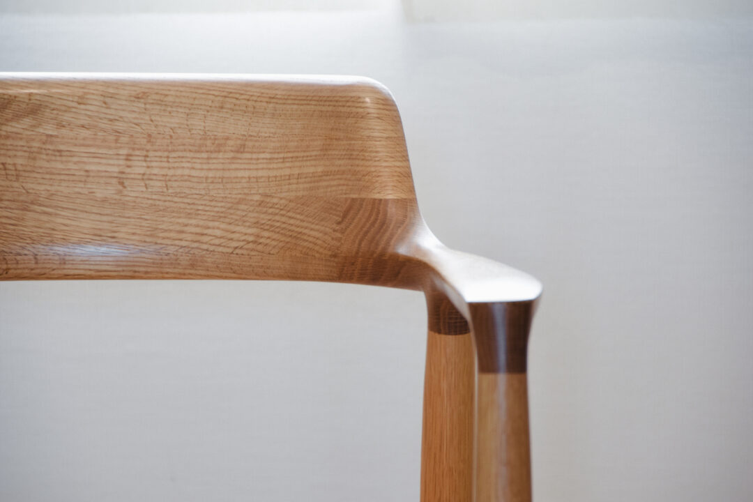 はじめの1脚】 01 一生をともに過ごすHIROSHIMAアームチェア | コラム