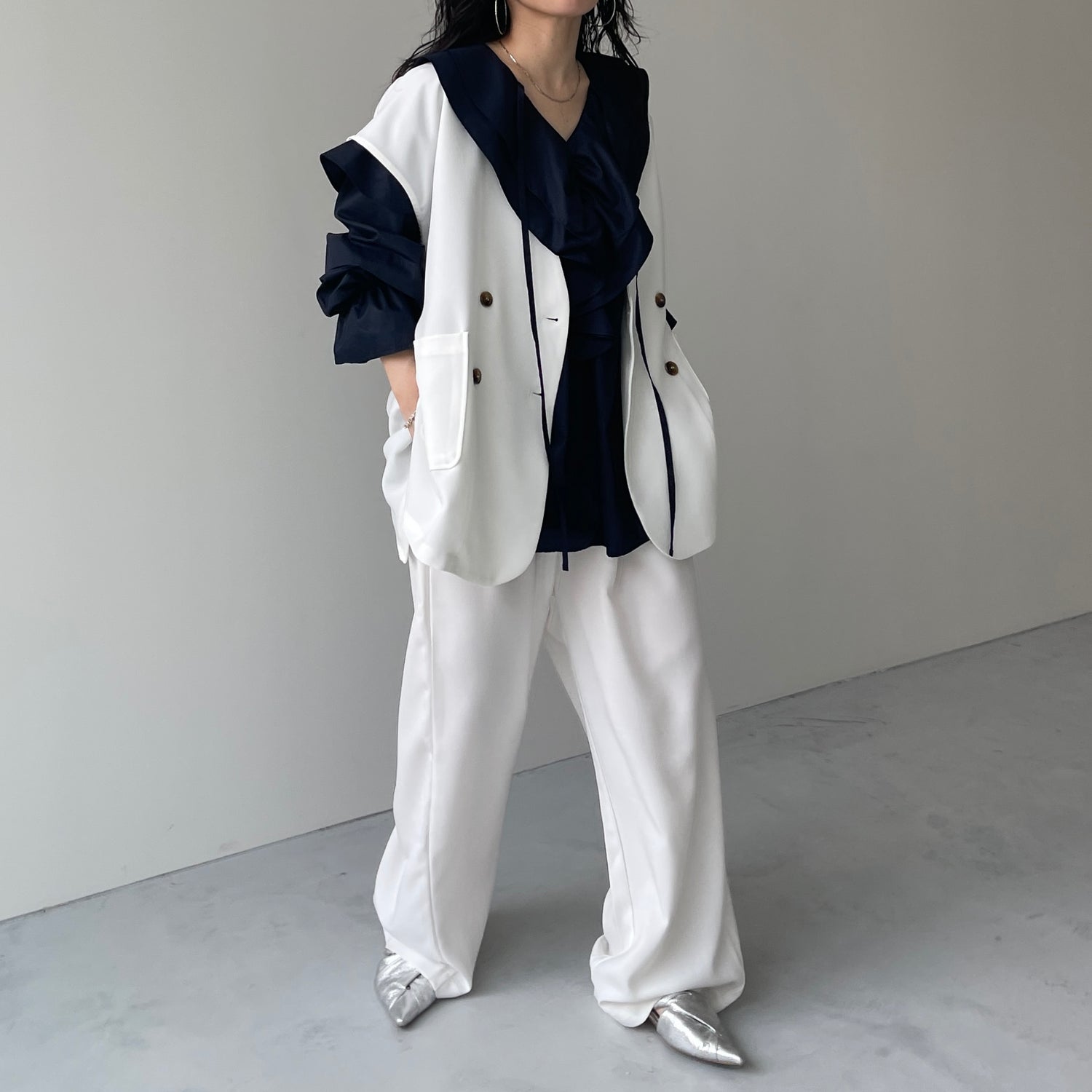 big collar frill blouse / navy （ビッグカラーフリルブラウス