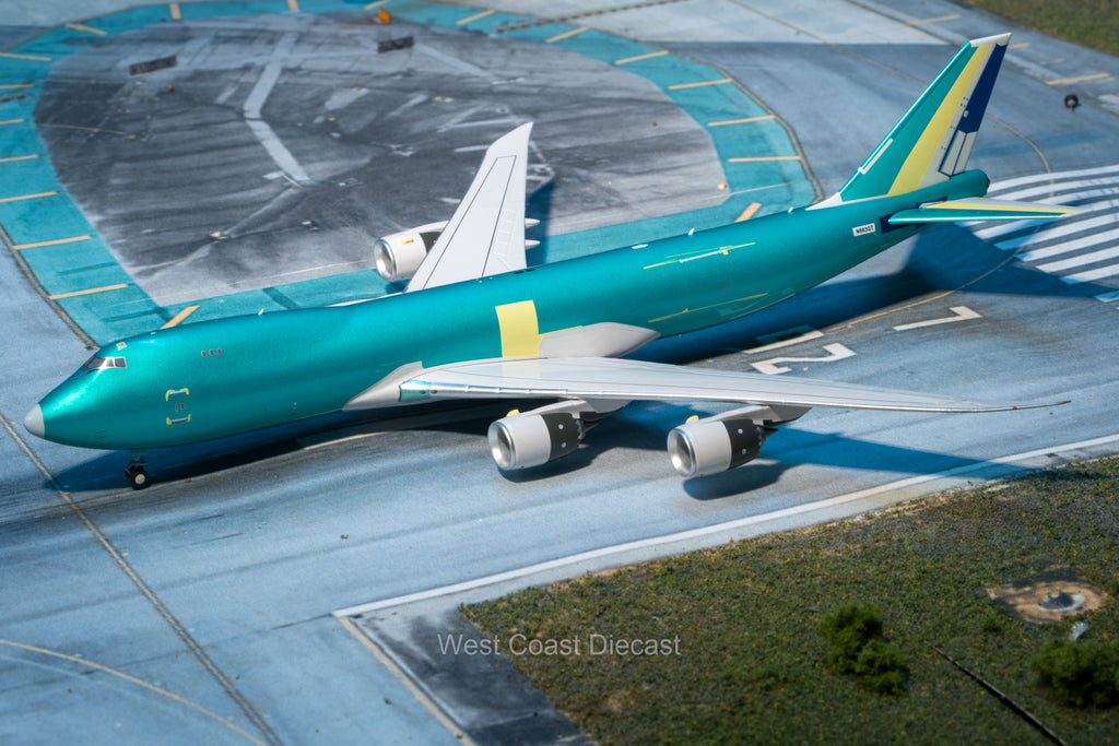 12月発売 NGモデル アトラスエア ボーイング747-8F「ベアメタル