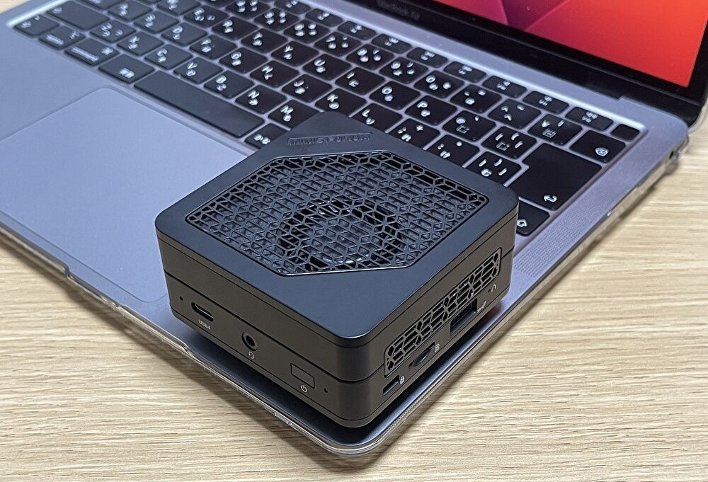 美中古】 Minisforum EM680 SSD:512GB 付属品完備 美中古】 Minisforum