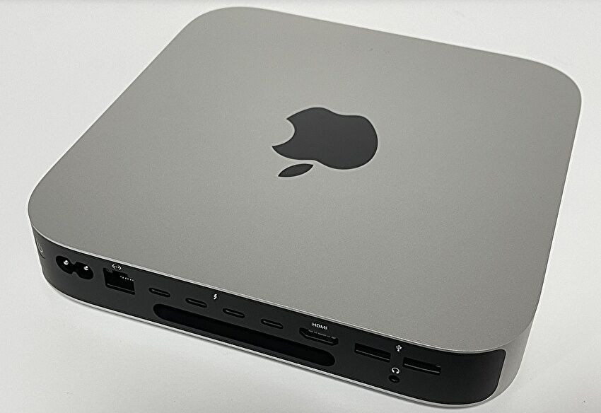 M2 Mac mini 実機レビュー、外観編。11年前のインテル Mac miniと比較