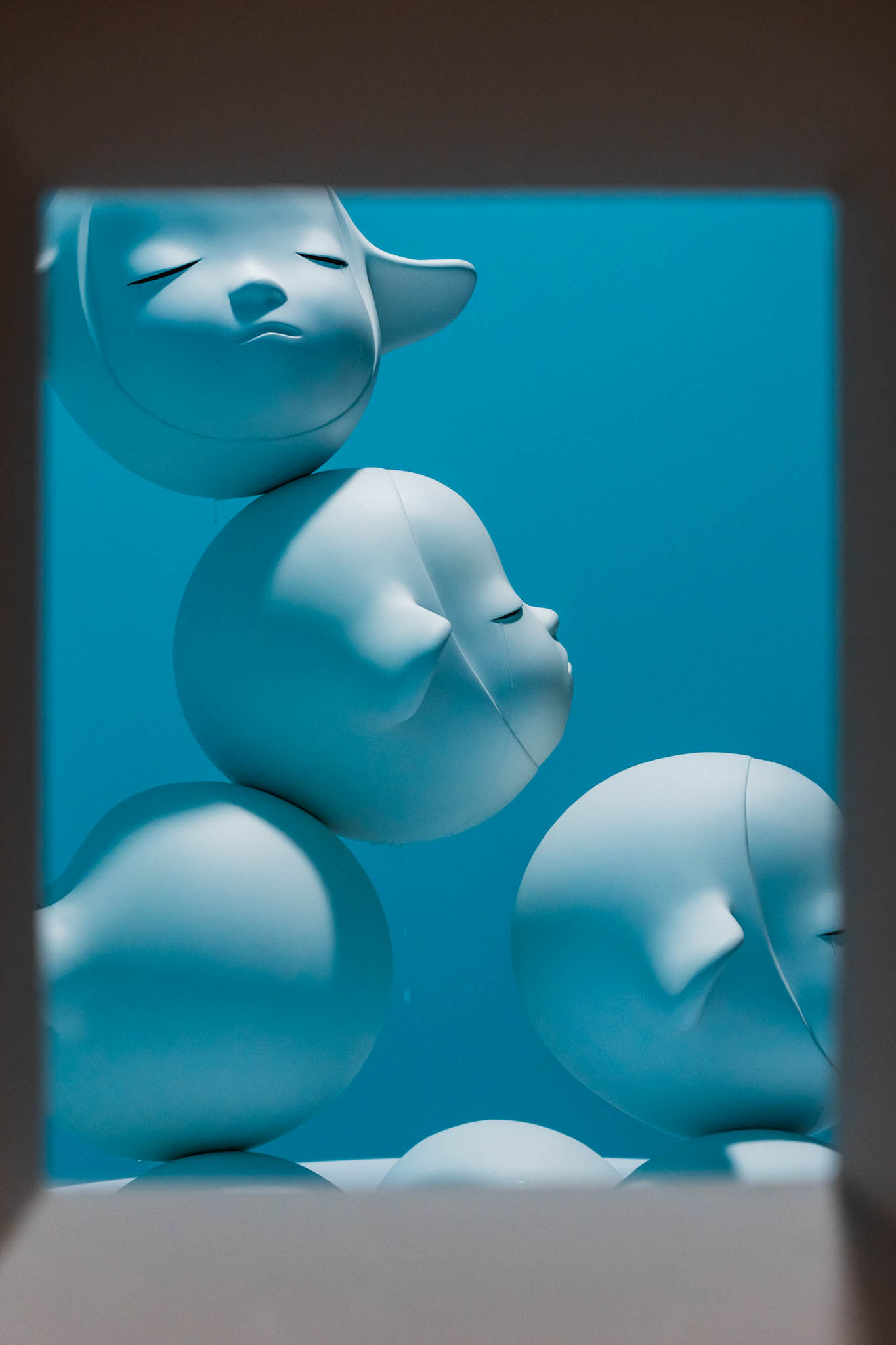 奈良美智 Dreaming in the Fountain 2001 奈良美智 Dreaming in the