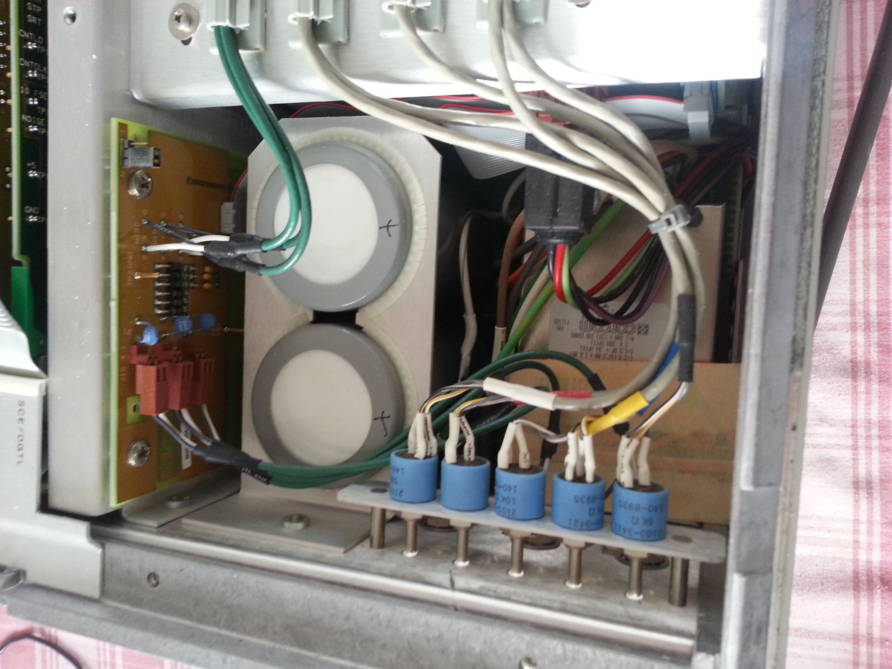 HP3562A Dynamic Signal Analyzer - Whatever