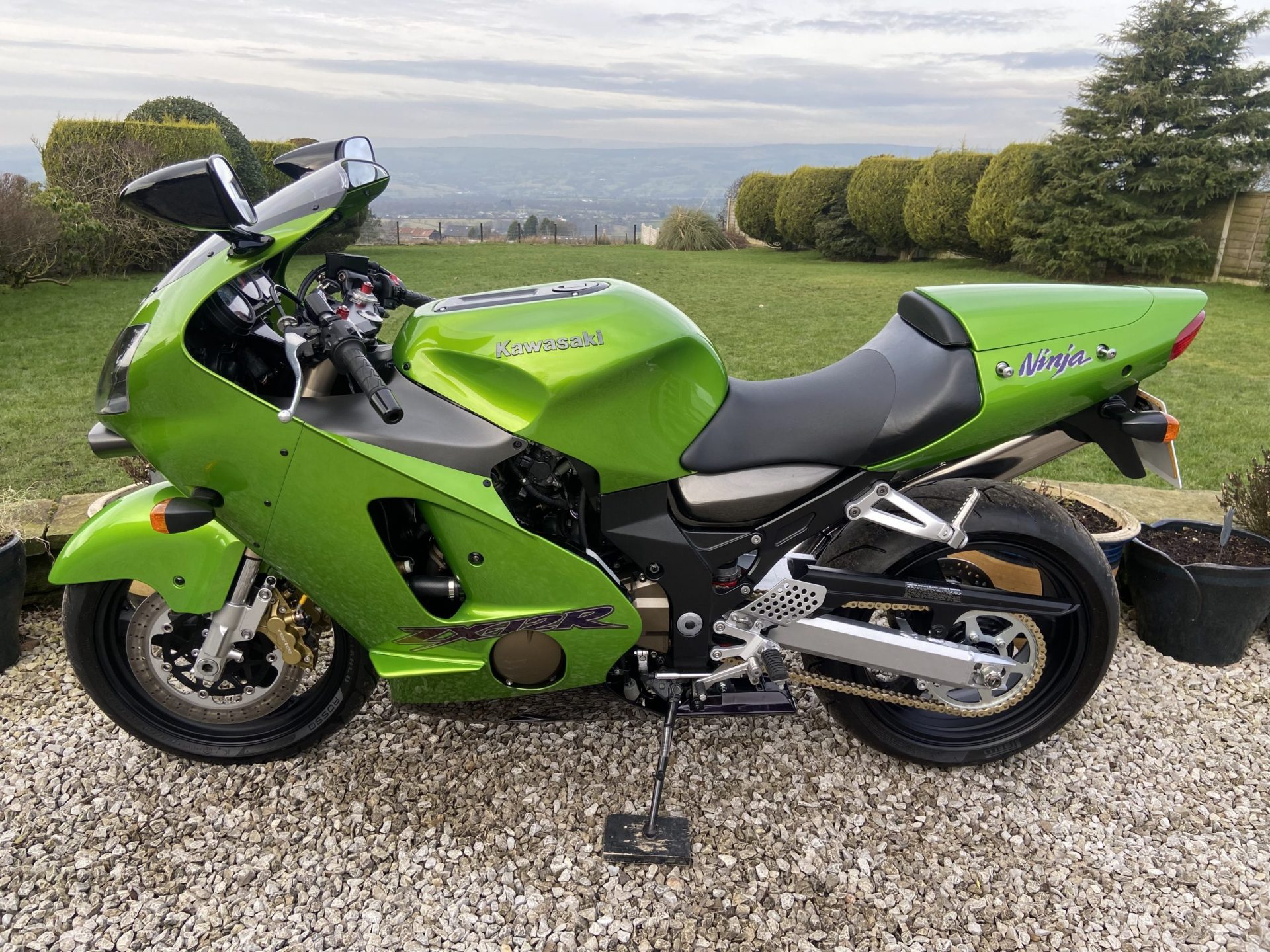 01 - X KAWASAKI NINJA ZX12R A1 - TOTALLY STUNNING ORIGINAL
