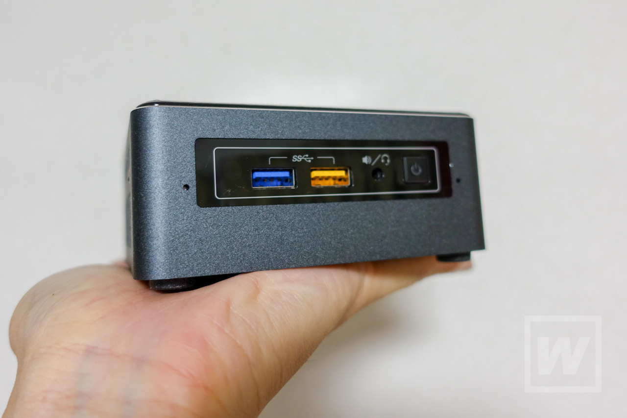手のひらに乗るけど超快適なPC！Core i5を搭載したIntel NUC NUC7i5BNH