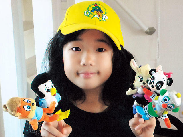 赤ちゃんの興味を引き、飽きさせない、さらにまねてみようと思わせる