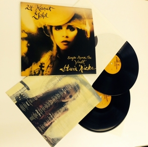 3年振りとなる新作『24 KARAT GOLD - SONGS FROM THE VAULT』の2枚組